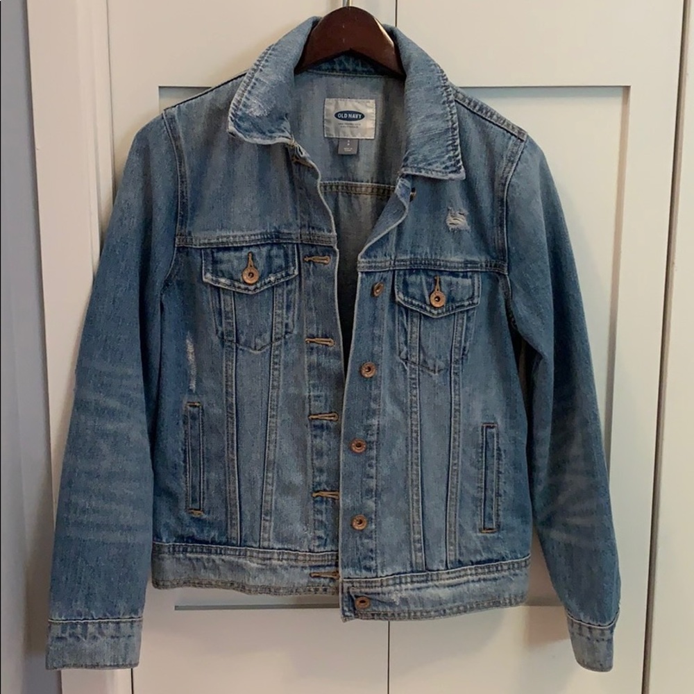 Jeans jacket with small rips